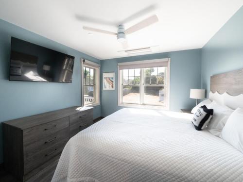 Long Beach Suites - image 6