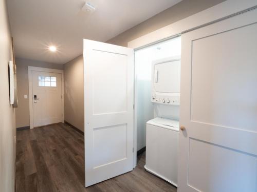 Long Beach Suites - image 3