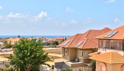 Surrounding environment, SEA & BUY in Hadera