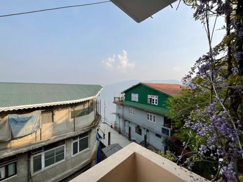 balcon/terasă, HOTEL LONG ISLAND in Darjeeling