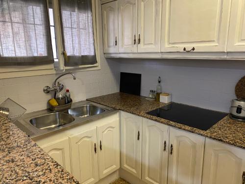Konyha, Apartamento entero con terraza en el centro de Rubí (Apartamento entero con terraza en el centro de Rubi) in Rubi