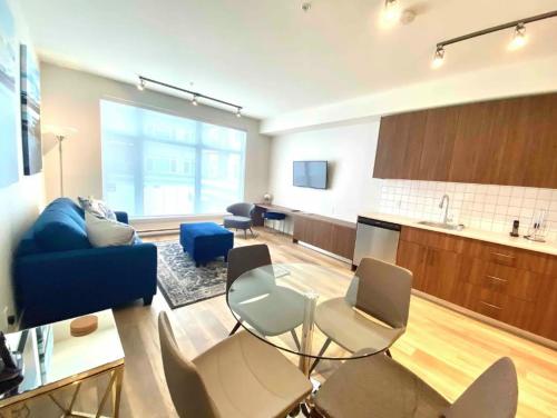 Perfect Brand New Condo In The Heart of Sidney