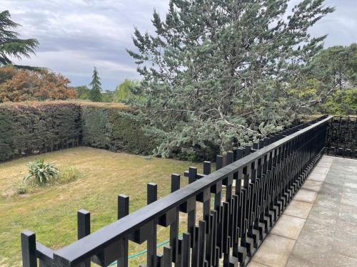 Dārzs, Villa Rana, con amplio jardín, barbacoa y piscina (Villa Rana, con amplio jardin, barbacoa y piscina) in Navalagamella