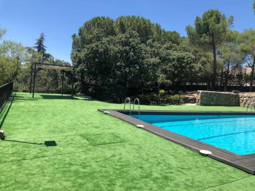 Villa Rana, con amplio jardín, barbacoa y piscina