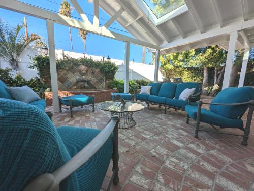 Comoditats, 4 BR Encino Home w/ Amazing Yard, Near Everything in Encino