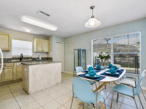 3 bedrooms pool home Calabay Parc Tower Lakes near Bonnet Lake