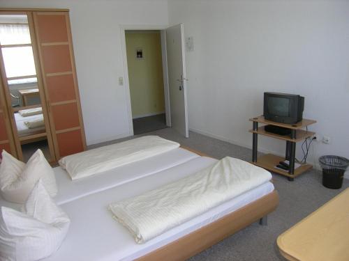 1 queen bed