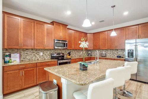 6 bedrooms pool home Gated resort Solterra Resort in Davenport, USA