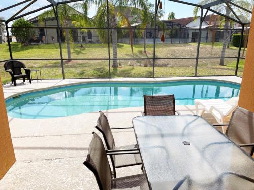 LWP133HP 4 beds 8 guests Pool home