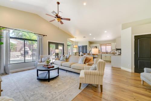 Near Golf and Hikes! Poolside Retreat in Phoenix in 沙漠景觀村
