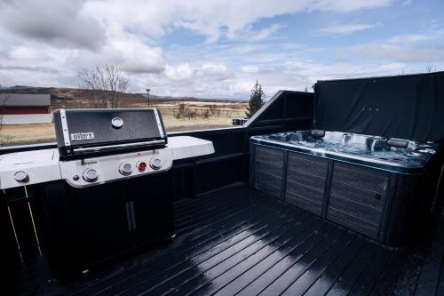 Golden Circle Luxury Cottages Lake View - Selfoss