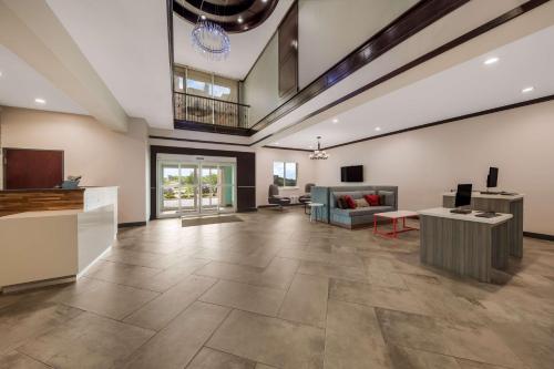 Фойє, Best Western Bowie Inn & Suites in Боуі