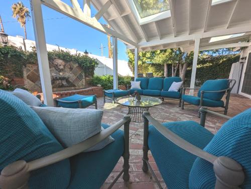 Comoditats, 4 BR Encino Home w/ Amazing Yard, Near Everything in Encino
