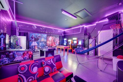 Pool, Themed Rooms and Arcade Disney Escape