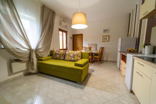Two-Bedroom Apartment with Terrace room in Apartments with parking space Labin - 14581