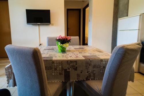 Two-Bedroom Apartment with Terrace image 4
