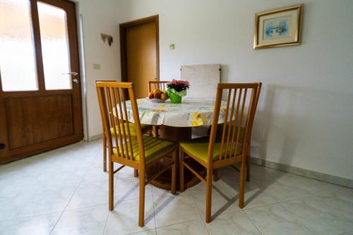 Two-Bedroom Apartment with Terrace image 4