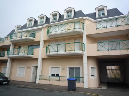 Appartement T2 : grande terrasse équipée parking à 200m de la mer et 400m de la plage - FR-1-92-735 - image 5