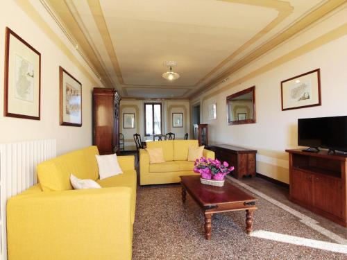  Apartment in Valbelluna with Pool & Dolomites View in Santa Giustina