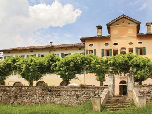  Apartment in Valbelluna with Pool & Dolomites View in Santa Giustina