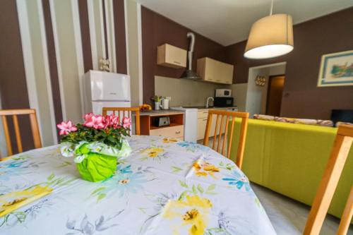 Two-Bedroom Apartment with Terrace image 3