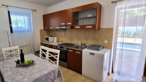 Three-Bedroom Apartment with Terrace image 3