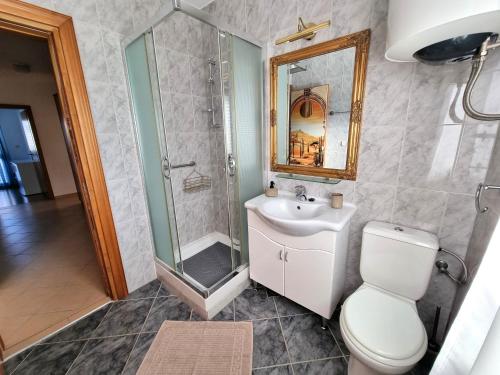 Three-Bedroom Apartment with Terrace image 8