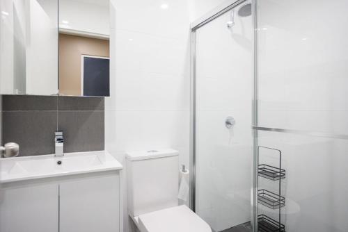 Ideal 1BR Unit in the Hot Spot of Surry Hills - image 5