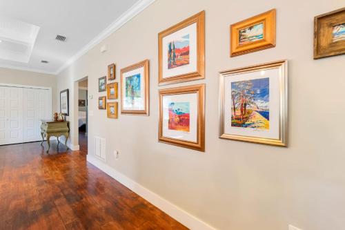 Fullerwood Delight- Mins to Beach and Downtown in St. Augustine, USA