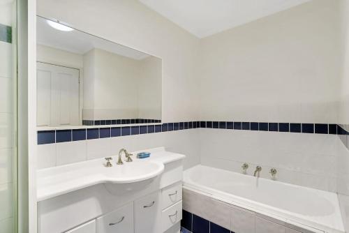 Townhouse in the heart of Port Stephens in Salamander Bay