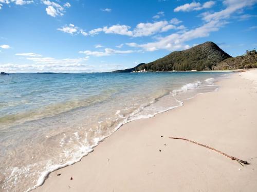 Beachside Shoal Bay Unit 6