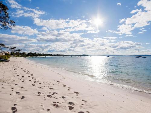 Beachside Shoal Bay Unit 6 in Shoal Bay