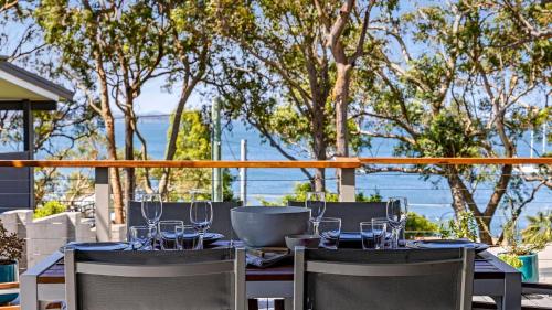 Wanda Waterview Tranquil treetop surrounds