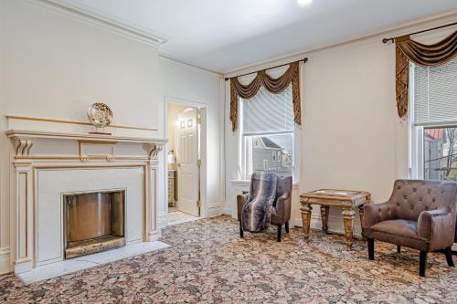 บริการและสิ่งอำนวยความสะดวก, The Grandeur Estate in กรีนส์เบิรก์ (PA)