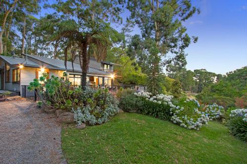 A szálláshely kívülről, 270 négyzetméteres, 4 hálószobás Ház 2 fürdőszobával Sherbrooke területén (Sherbrooke Forest Retreat - Noonameena Home) in Ferny Creek