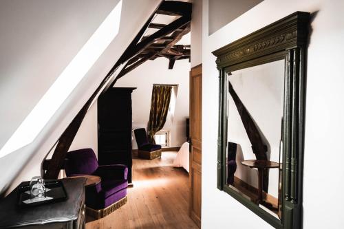 Chateau Ecrin de Lumiere