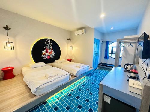 room detail thumbnail 1