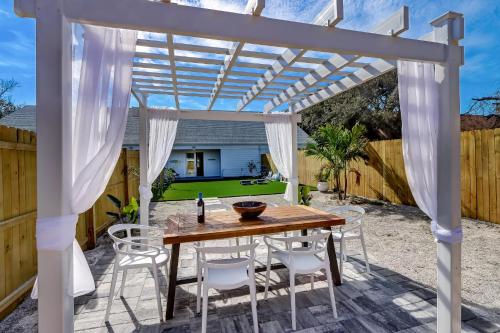 Las Olas Cabana- Close to Beach & Restaurants in St. Augustine, USA