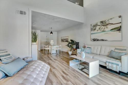 Lux Beach Cabana - Close to Beach & Restaurants in St. Augustine, USA