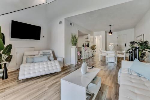 Lux Beach Cabana - Close to Beach & Restaurants in St. Augustine, USA