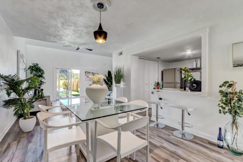 Lux Beach Cabana - Close to Beach & Restaurants in St. Augustine, USA