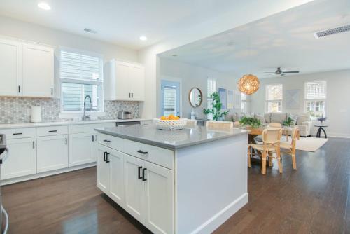 Happy Ours Mins to Park Circle Dtwn CHS Beach Happy Ours Mins to Park Circle Dtwn CHS Beach