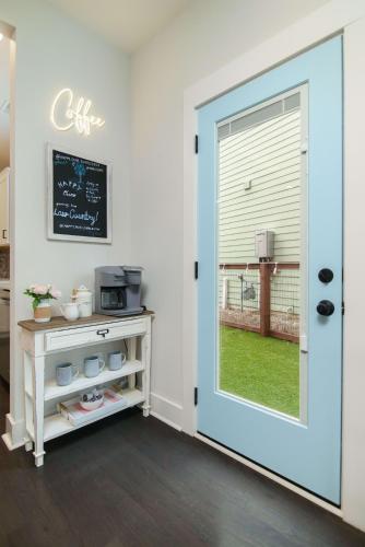 Happy Ours Mins to Park Circle Dtwn CHS Beach Happy Ours Mins to Park Circle Dtwn CHS Beach