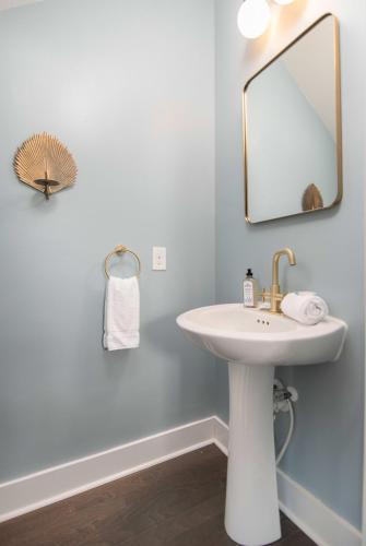 Happy Ours Mins to Park Circle Dtwn CHS Beach Happy Ours Mins to Park Circle Dtwn CHS Beach