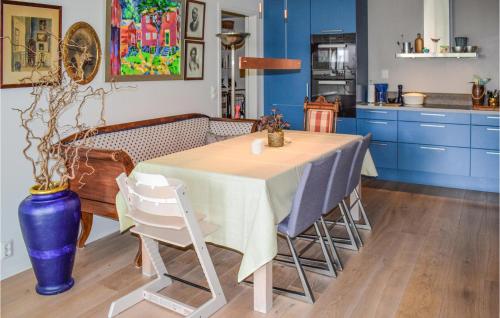 Κουζίνα, Nice Apartment In Fornebu With 2 Bedrooms And Wifi in Φορνεμπου