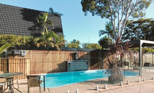 Swimming pool, Admiral Nelson Motor Inn in Nelson Bay
