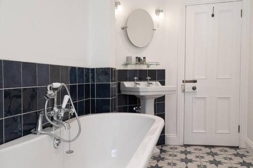 Dark Sky Retreat Perfect to Gather and Celebrate! in Hexham