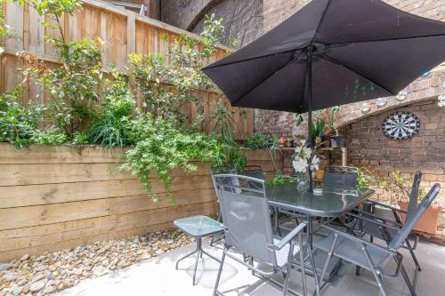 2 BD Apt with Large Courtyard near The Star Casino - main image