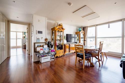 서울 스카이코지 하우스  (Sky Cozy House) 게스트하우스 스위트룸