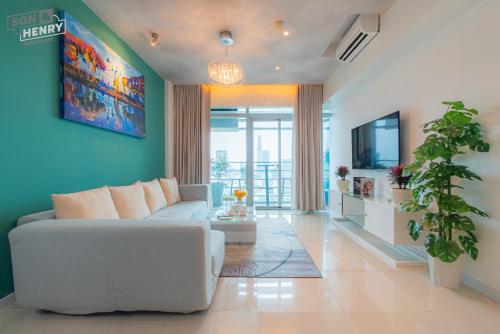 Saigon Skyline Suite in Central District 1 - Tap to explore photos